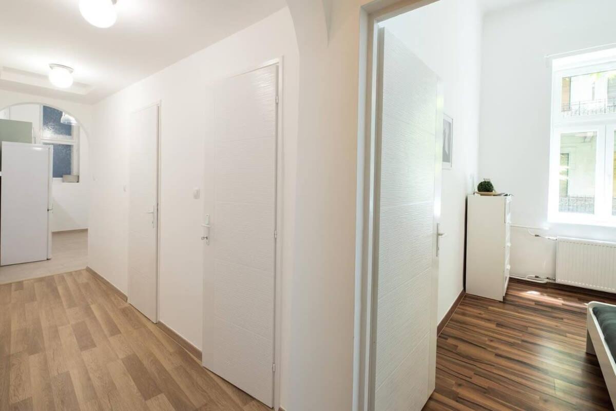 Brand New Central Ac Apartment Budapest Exterior photo