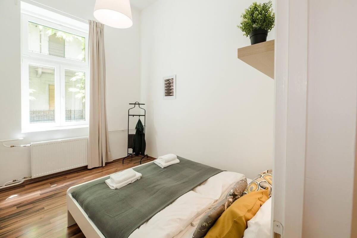 Brand New Central Ac Apartment Budapest Exterior photo