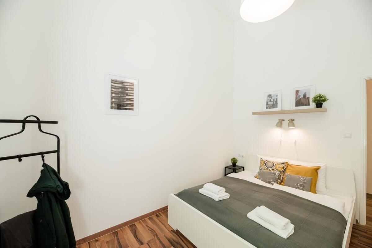 Brand New Central Ac Apartment Budapest Exterior photo
