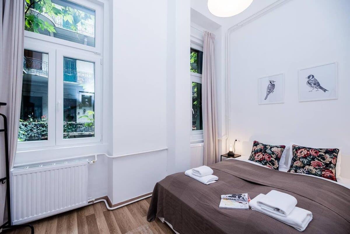 Brand New Central Ac Apartment Budapest Exterior photo